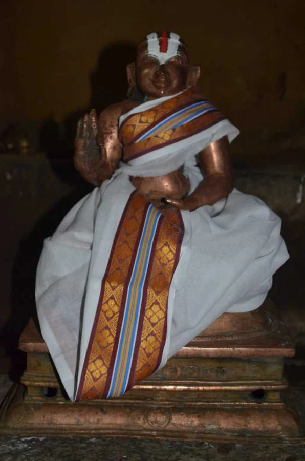 Pillai Lokacharya — devotional statue